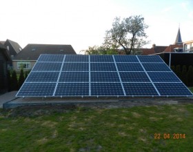 Tuinopstelling zonnepanelen te Eernewoude