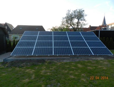 Tuinopstelling zonnepanelen te Eernewoude